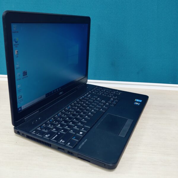 Dell E5540 - Image 4