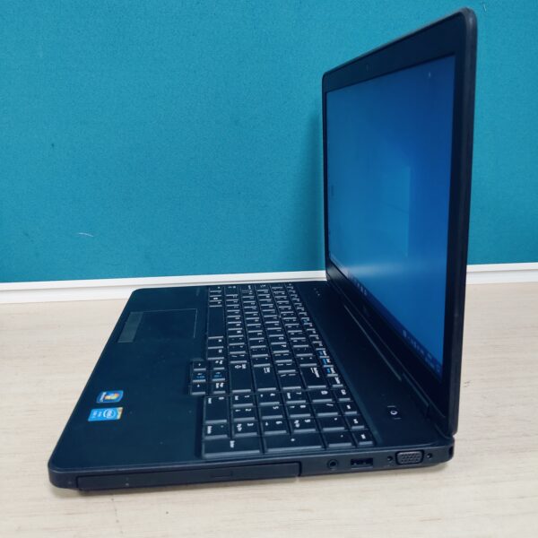 Dell E5540 - Image 6