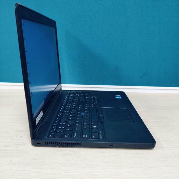 Dell E5550 - Image 3