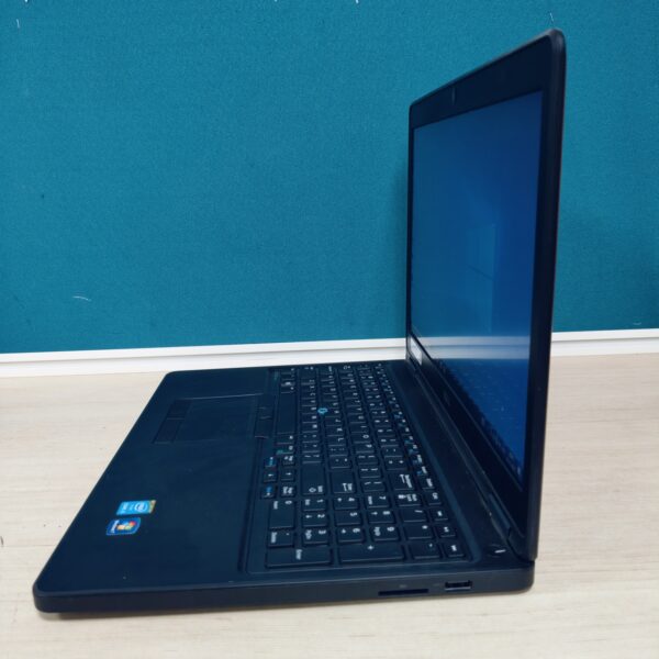 Dell E5550 - Image 4