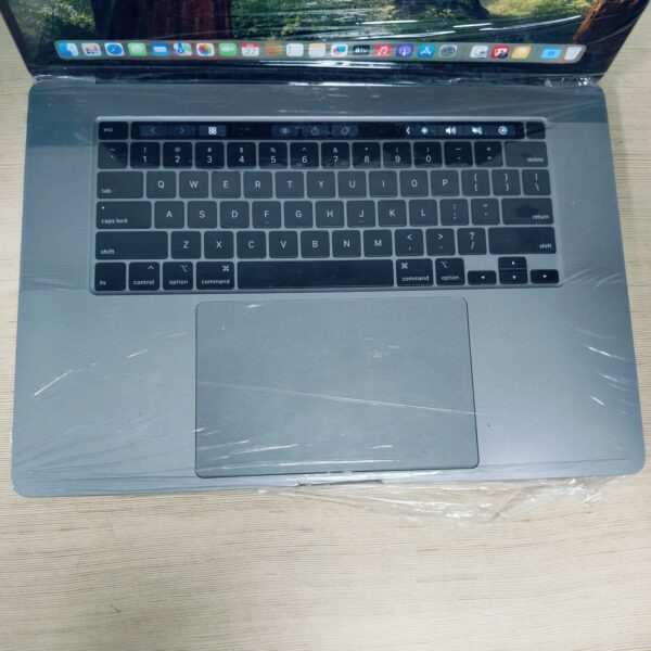 Apple MacBook Pro - Image 2