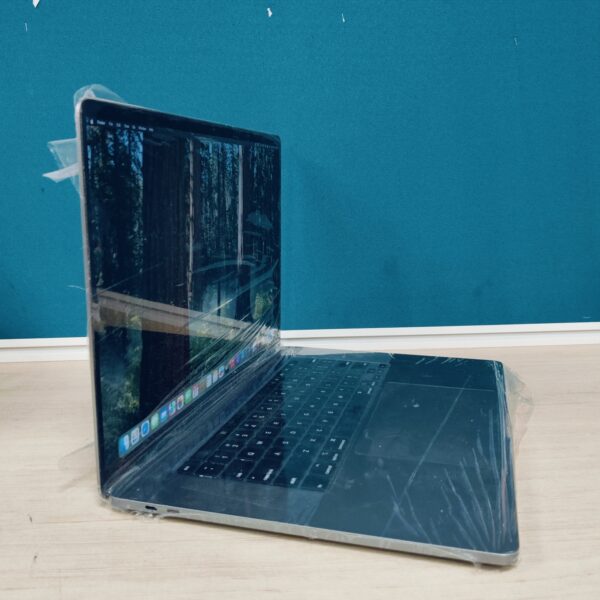 Apple MacBook Pro - Image 5
