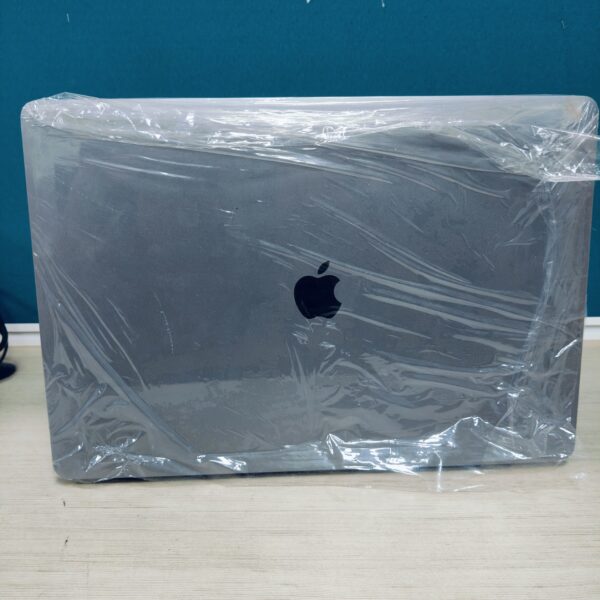 Apple MacBook Pro - Image 6