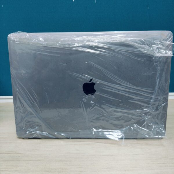 Apple MacBook Pro - Image 7