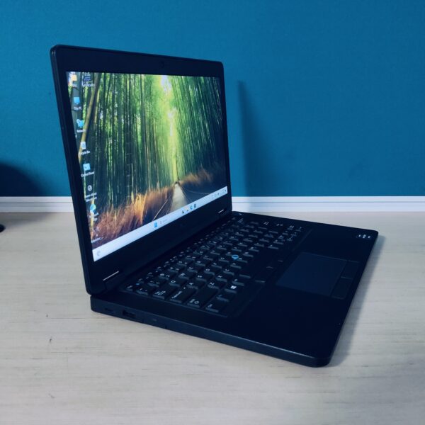 Dell Latitude 5495 - Image 4