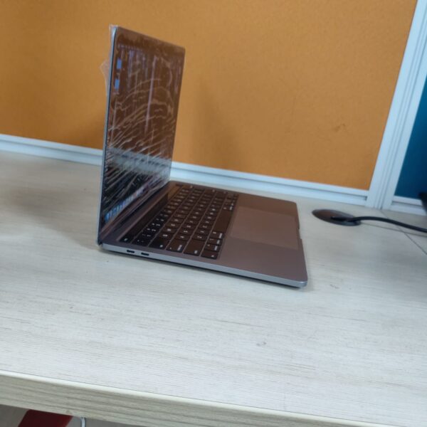 Apple MacBook Pro - Image 2