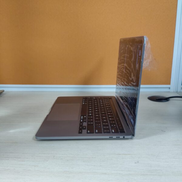 Apple MacBook Pro - Image 7